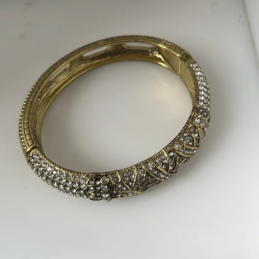 Heidi Daus hinged bangle bracelet Gold Tone - Picture 3 of 5